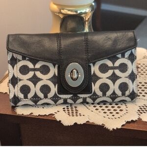 Coach Monochrome Signature Patterned Wallet – Black & White